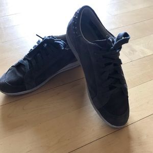 Brown-grey suede sneakers from Geox